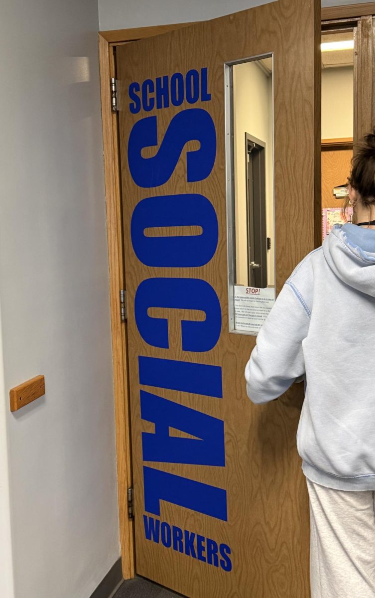 Social Workers Take Social Stigma Out Of "Winter Blues"